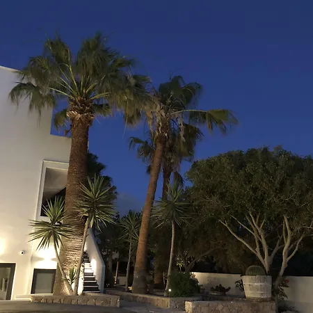 Aparthotel Dragonfly Kamari (Santorini)