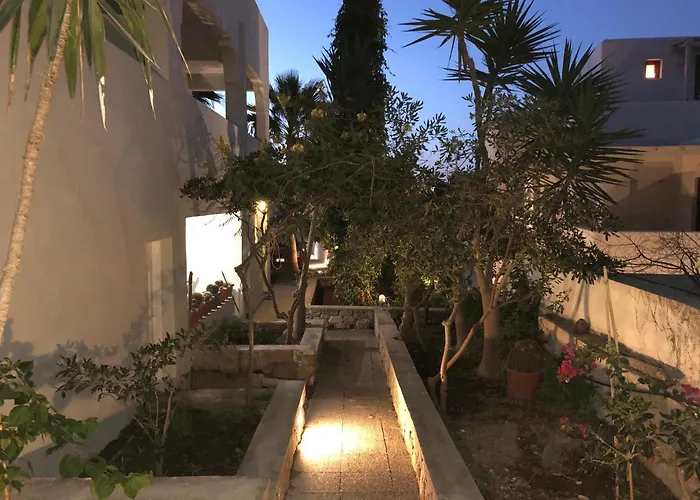 Dragonfly 4* Kamari (Santorini)