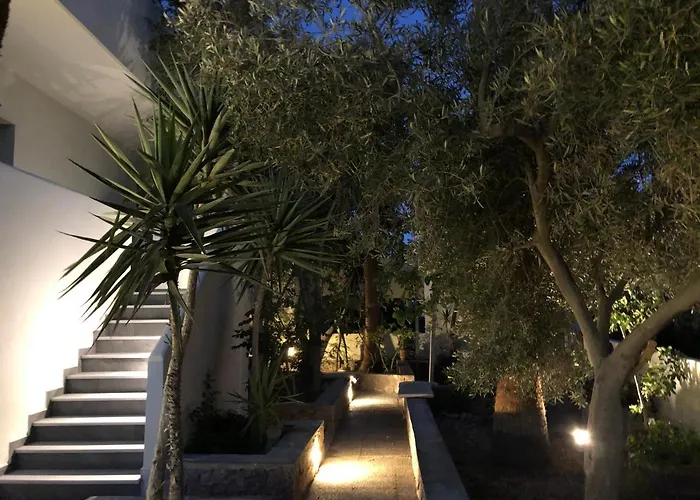 Dragonfly 4* Kamari (Santorini)