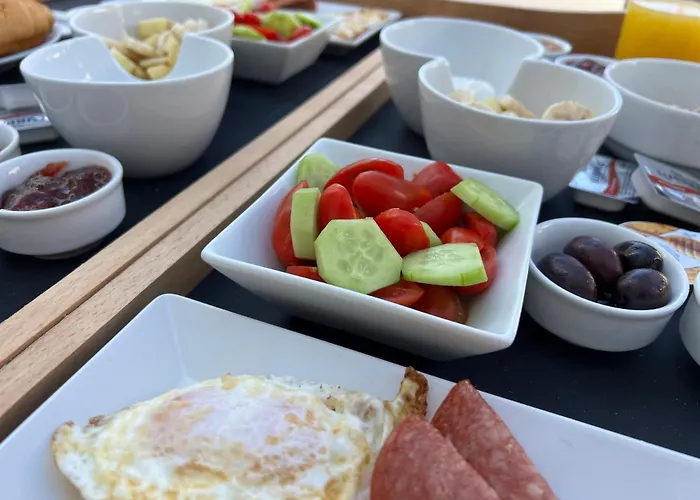 Dragonfly Aparthotel Kamari (Santorini)