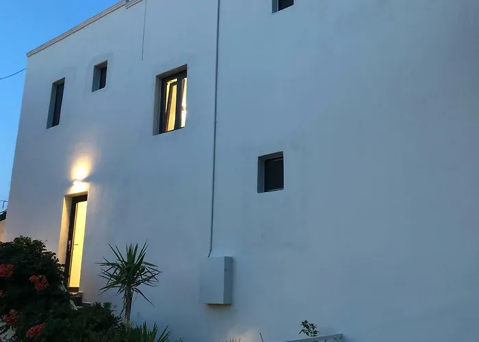 Dragonfly 4* Kamari (Santorini)