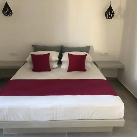 Dragonfly Aparthotel Kamari (Santorini)