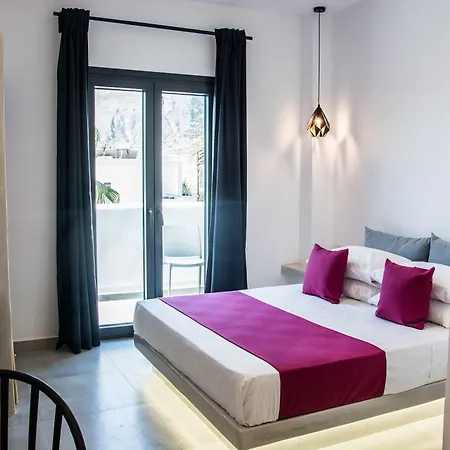 Dragonfly 4* Kamari (Santorini)