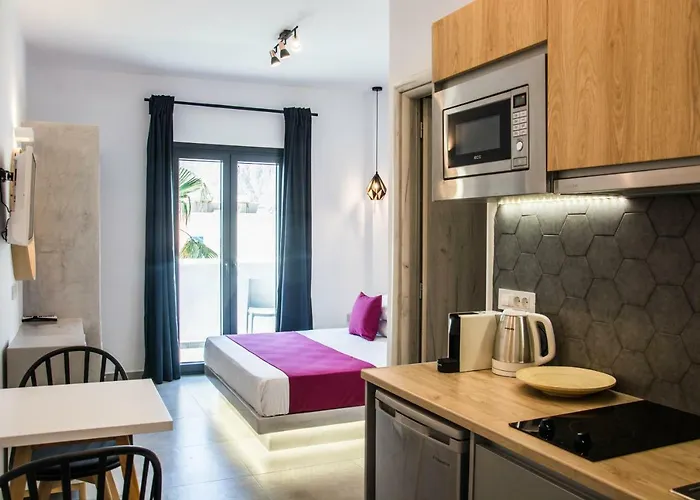 Dragonfly Apartahotel 4*